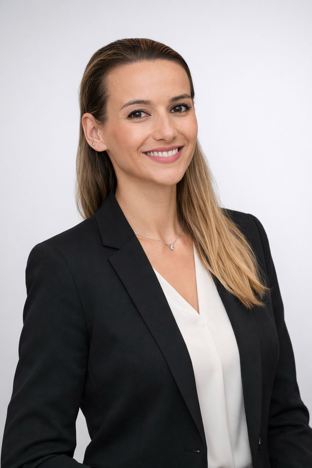 Ana, co-founder and event stylist at We Bloom Events